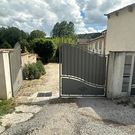 Appartement Clos Augusta 1 *