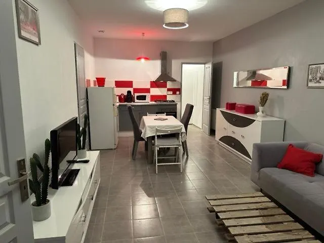 Apartment Clos Augusta 1 *